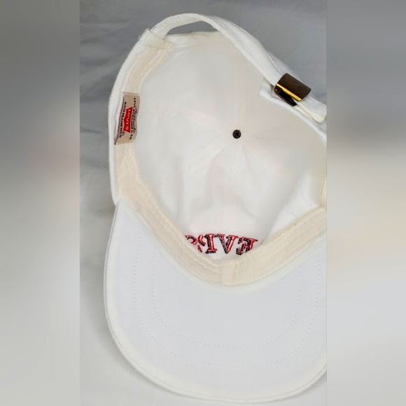 Levi's OS Vintage90s White Cap With Embroidered Logo - Picture 7 of 9